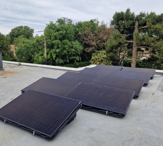Installation d’une centrale photovoltaïque de 3KWc sur toit plat à Vedène